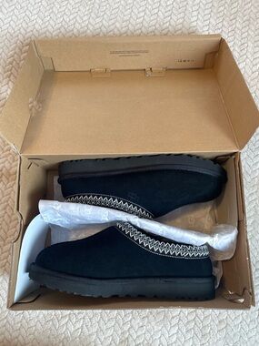 Ugg Tasman II slippers black size 8 womens in like new condition